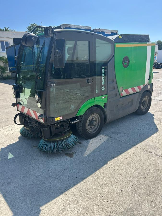 Mathieu Azura MC210 - Подметально-уборочная машина: фото 1 Mathieu Azura MC210 - Подметально-уборочная машина: фото 1