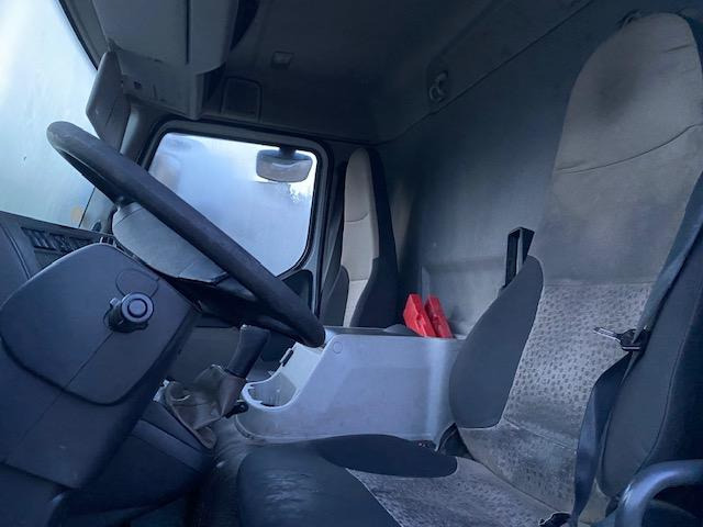 Renault Midlum 180 - Грузовик с закрытым кузовом: фото 4 Renault Midlum 180 - Грузовик с закрытым кузовом: фото 4