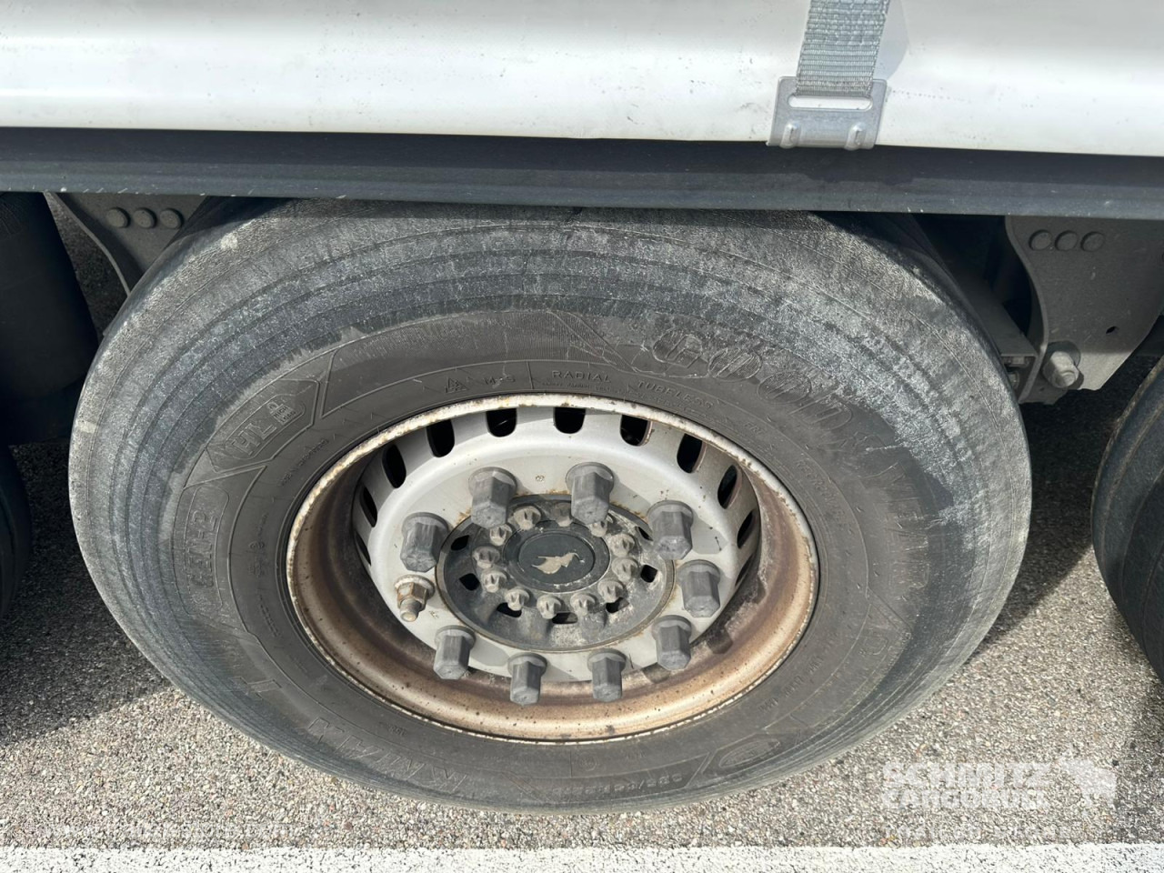 Тентованный полуприцеп SCHMITZ Curtainsider Standard Taillift: фото 13 Тентованный полуприцеп SCHMITZ Curtainsider Standard Taillift: фото 13