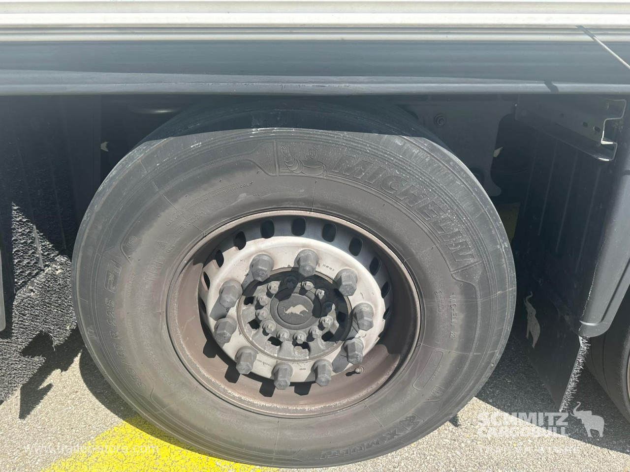 SCHMITZ Reefer Standard Taillift - Изотермический полуприцеп: фото 3 SCHMITZ Reefer Standard Taillift - Изотермический полуприцеп: фото 3