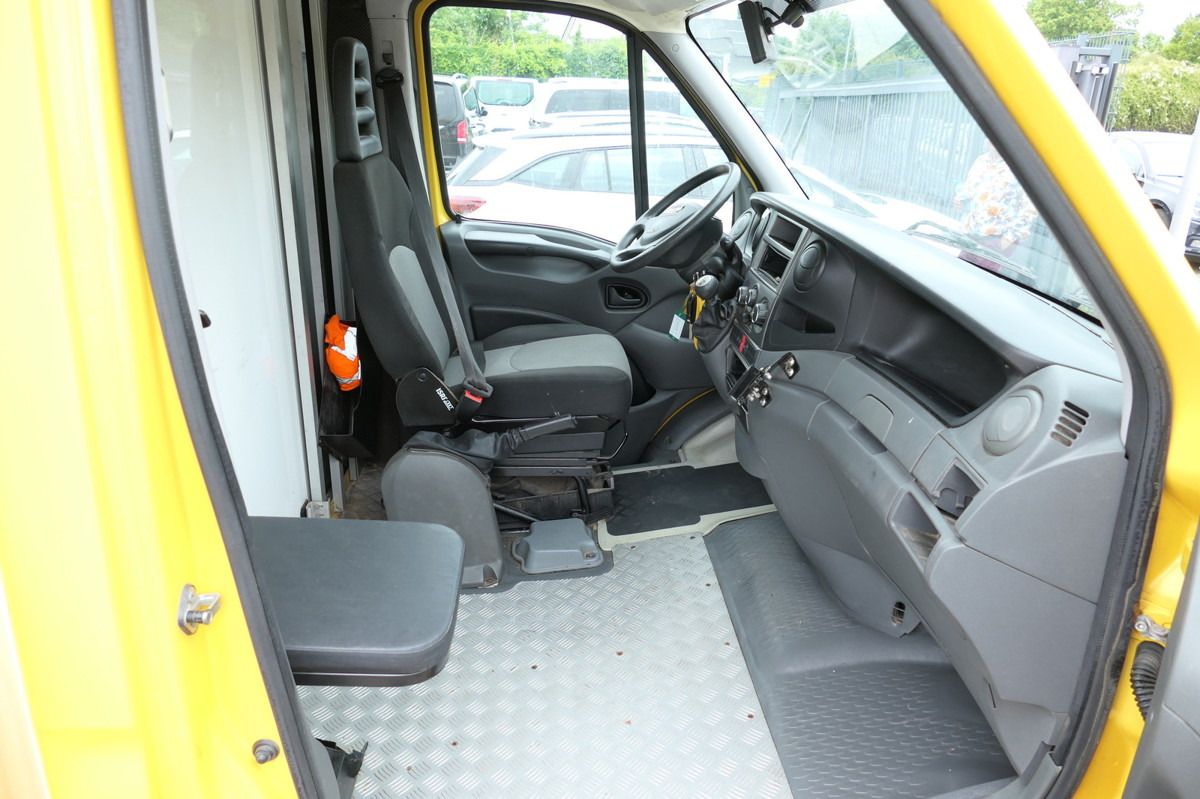 IVECO Daily 35 S11 C30C AUTOMATIK KAMERA Regale LUFT D - Фургон с закрытым кузовом: фото 5 IVECO Daily 35 S11 C30C AUTOMATIK KAMERA Regale LUFT D - Фургон с закрытым кузовом: фото 5