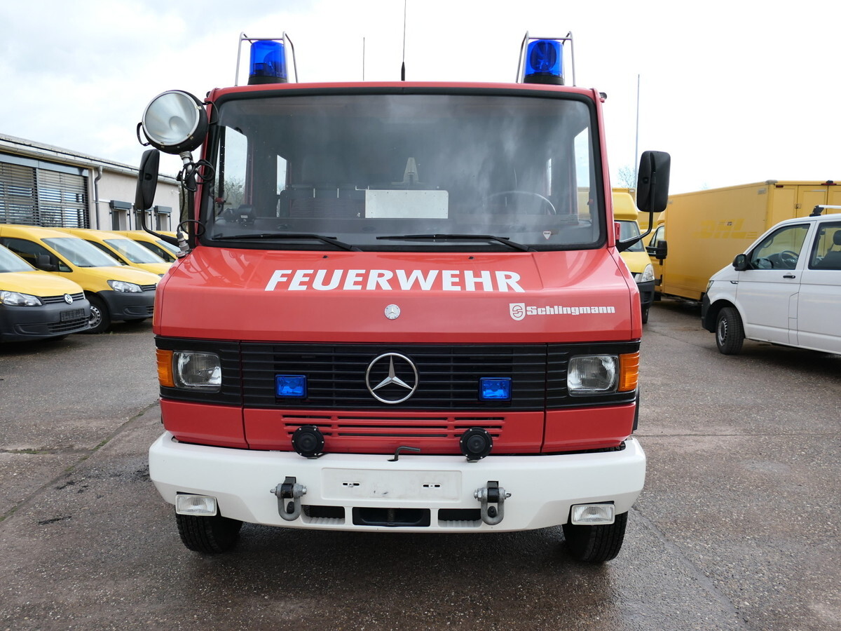 MERCEDES-BENZ 814 D LF 8/6 DoKa AHK Löschwassertank 600L Schli - Машина скорой помощи: фото 2 MERCEDES-BENZ 814 D LF 8/6 DoKa AHK Löschwassertank 600L Schli - Машина скорой помощи: фото 2