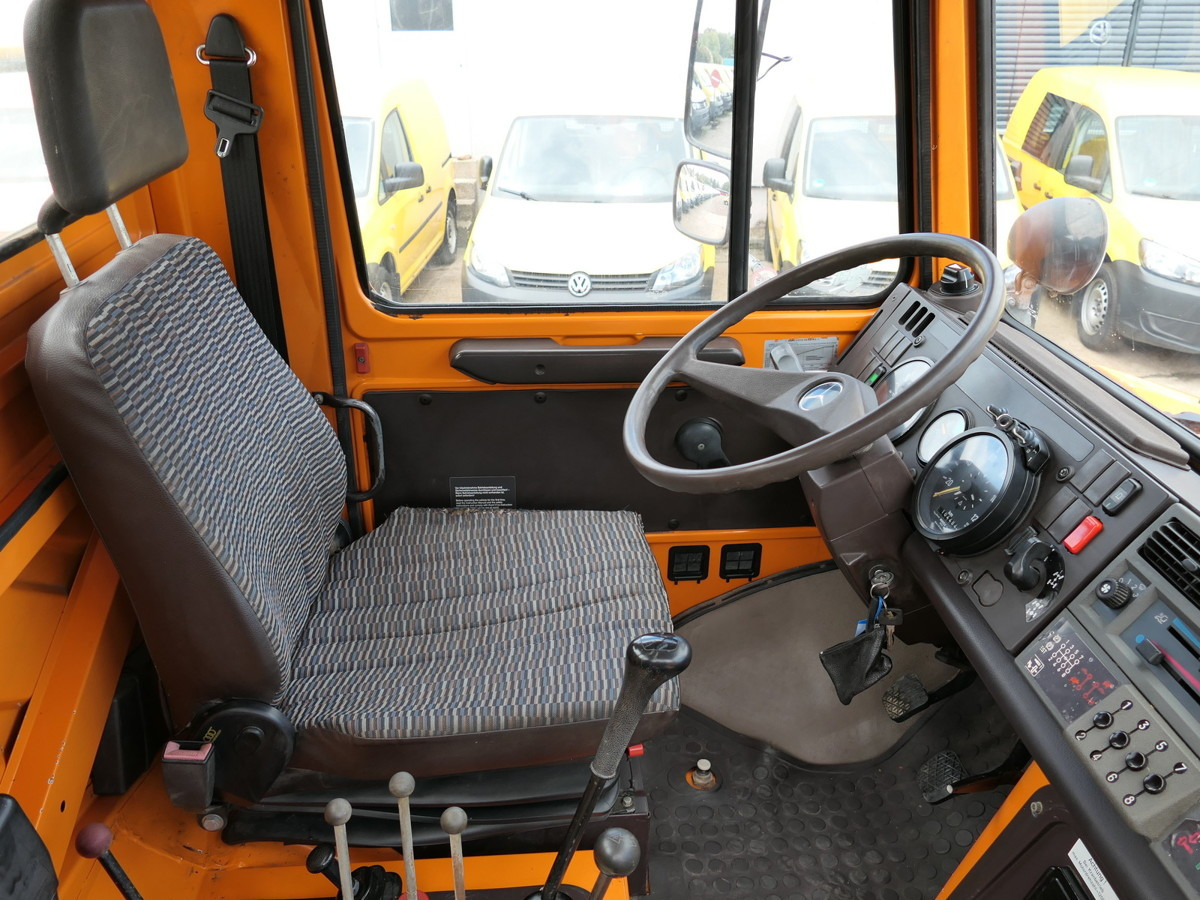 Фото интерьера 2: Грузовик бортовой/ Платформа, Автоманипулятор UNIMOG U1450 Palfinger PK 105B AHK STANDHEIZUNG
