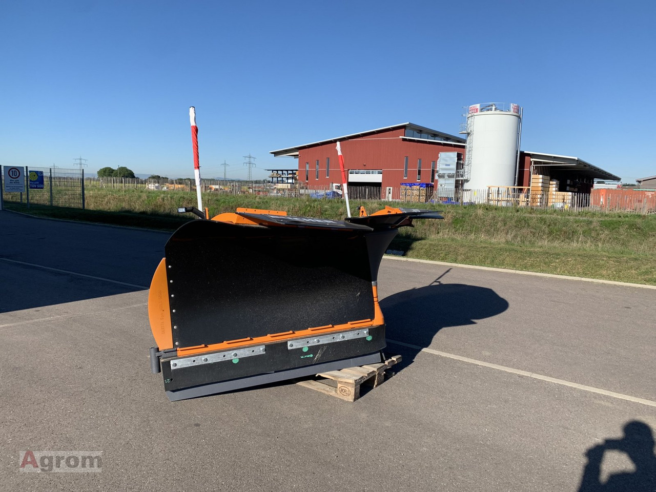 Gmeiner Unix LN32u - Отвал для снега для Коммунальной и специальной техники: фото 5 Gmeiner Unix LN32u - Отвал для снега для Коммунальной и специальной техники: фото 5