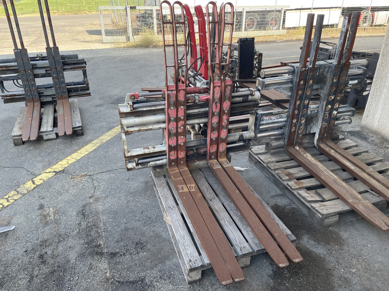 DURWEN DPK30 CS - Вилы для Вилочных погрузчиков: фото 1 DURWEN DPK30 CS - Вилы для Вилочных погрузчиков: фото 1