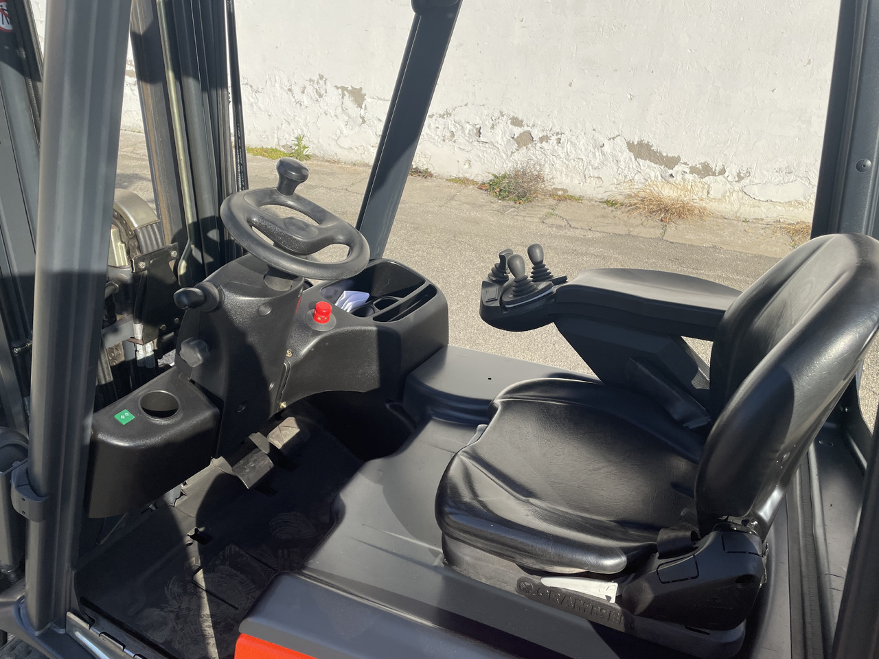 LINDE E 16 C-01 (batt. 2017) - Электропогрузчик: фото 4 LINDE E 16 C-01 (batt. 2017) - Электропогрузчик: фото 4