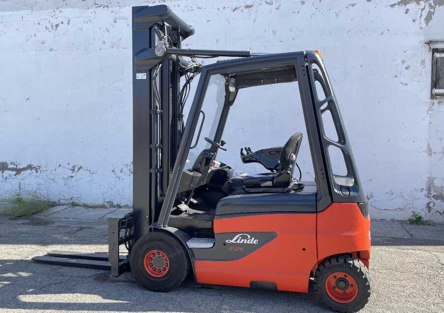 Linde E 25 -387 (Batteria NUOVA) - Электропогрузчик: фото 2 Linde E 25 -387 (Batteria NUOVA) - Электропогрузчик: фото 2