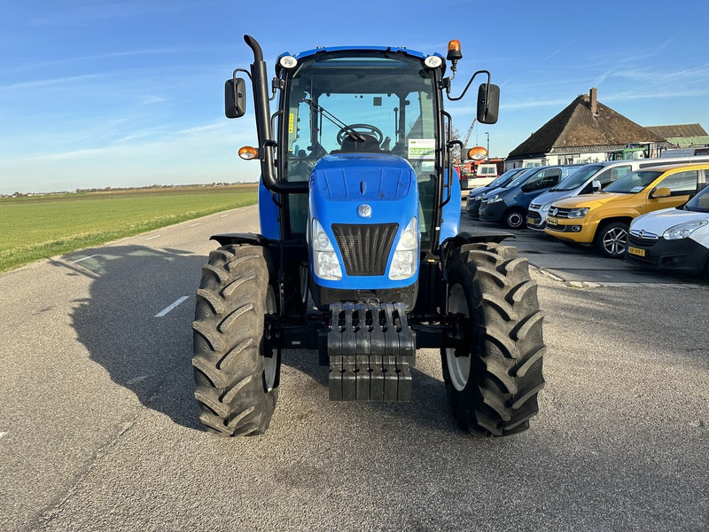 New Holland T4.85 - Трактор: фото 3 New Holland T4.85 - Трактор: фото 3