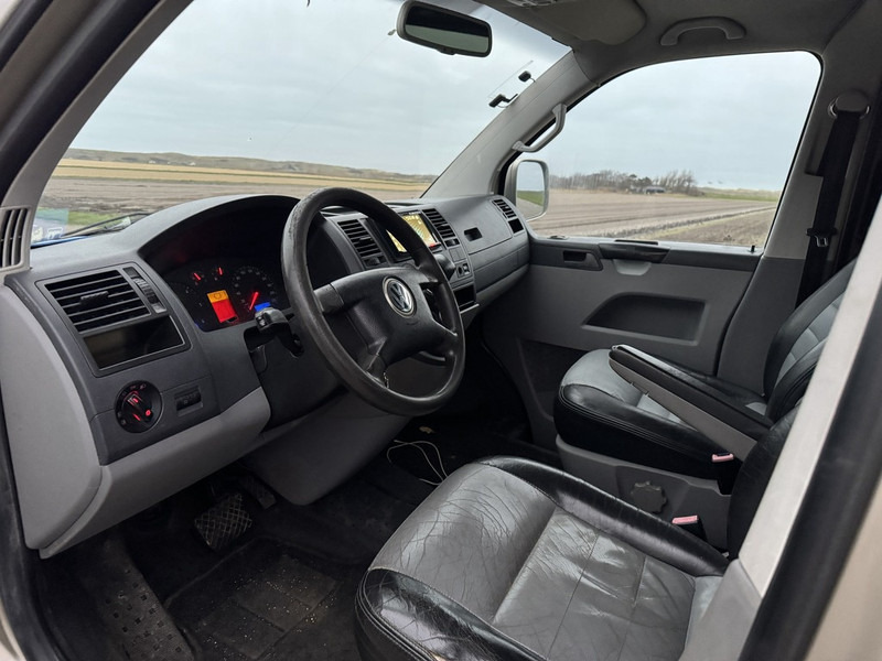 Volkswagen Transporter 2.5 TDI - Цельнометаллический фургон: фото 4 Volkswagen Transporter 2.5 TDI - Цельнометаллический фургон: фото 4
