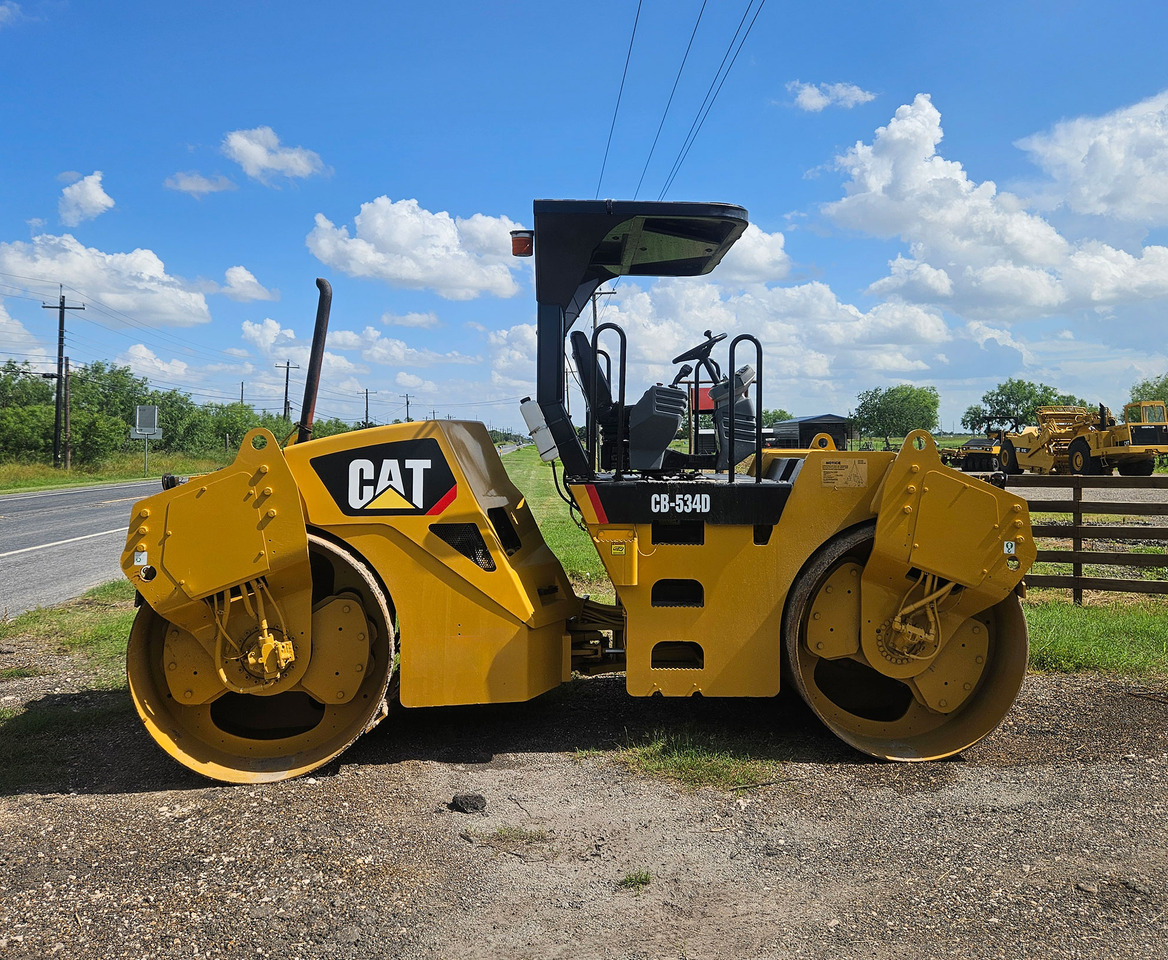Caterpillar CB-534D - Каток: фото 1 Caterpillar CB-534D - Каток: фото 1