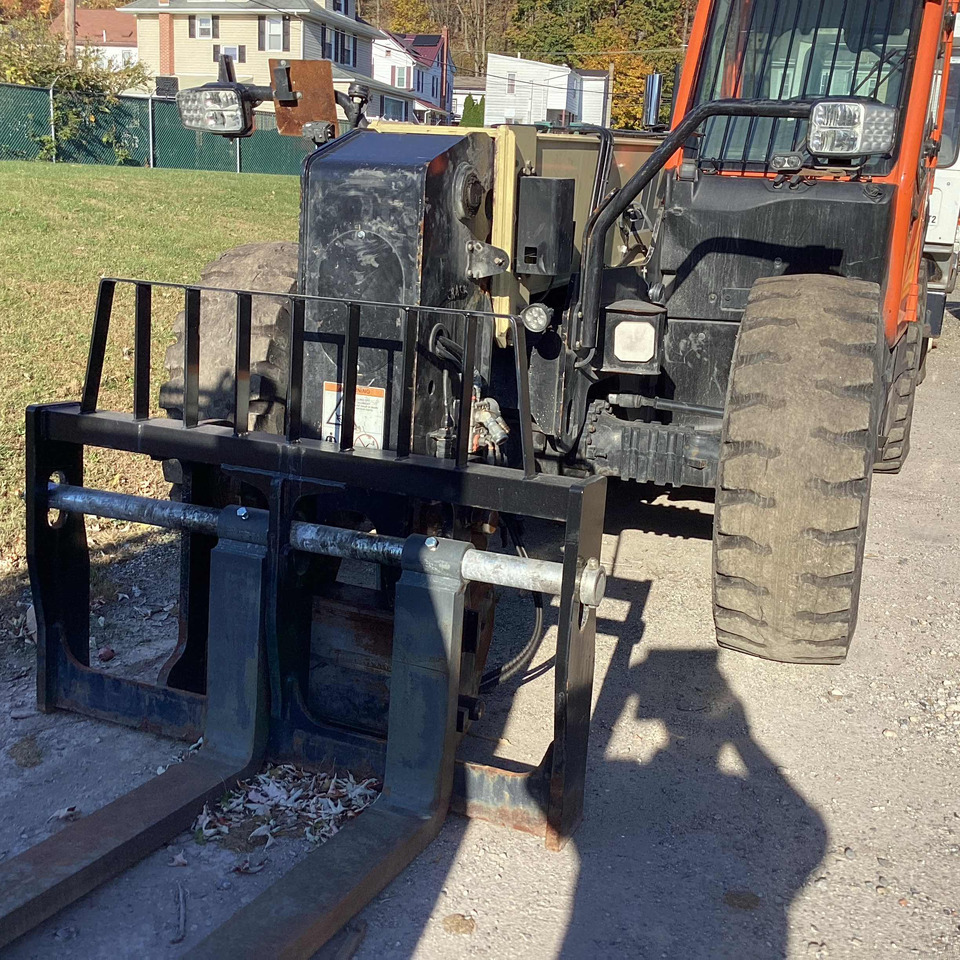 JLG 1732 - Телескопический фронтальный погрузчик: фото 4 JLG 1732 - Телескопический фронтальный погрузчик: фото 4