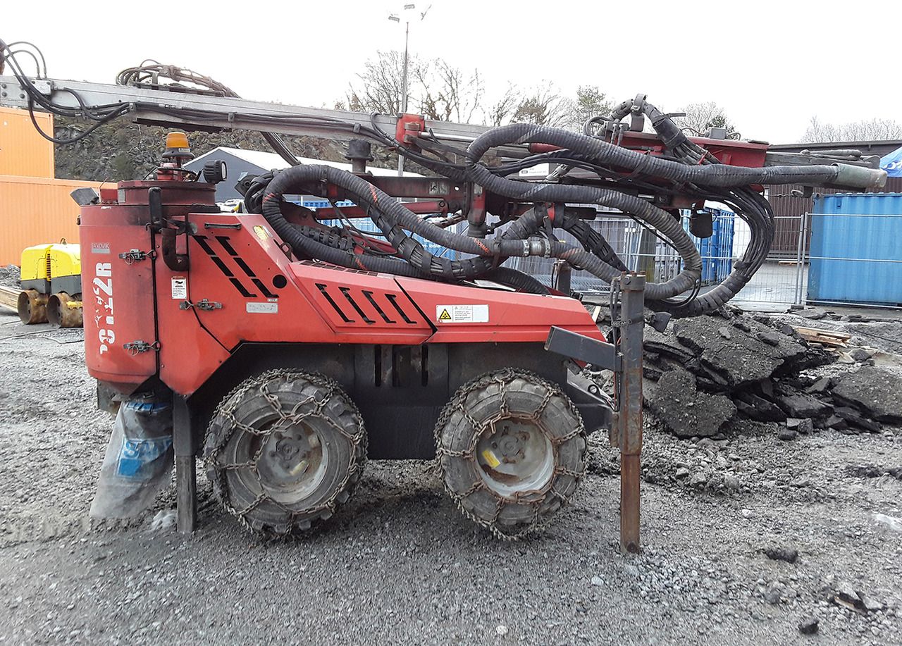 Sandvik Commando DC122 R - Буровая машина: фото 1 Sandvik Commando DC122 R - Буровая машина: фото 1