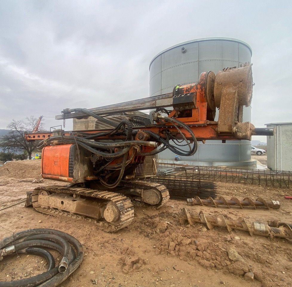 Tescar CF3 - Сваебойная установка: фото 1 Tescar CF3 - Сваебойная установка: фото 1