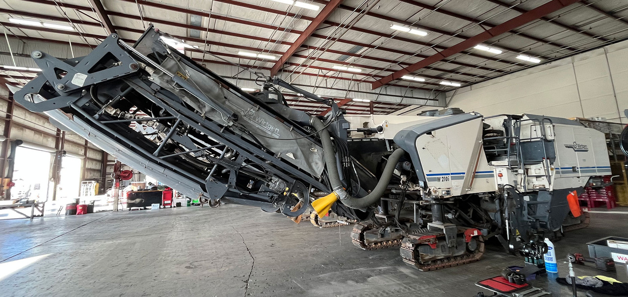 Wirtgen W 210 i - Дорожная фреза: фото 1 Wirtgen W 210 i - Дорожная фреза: фото 1