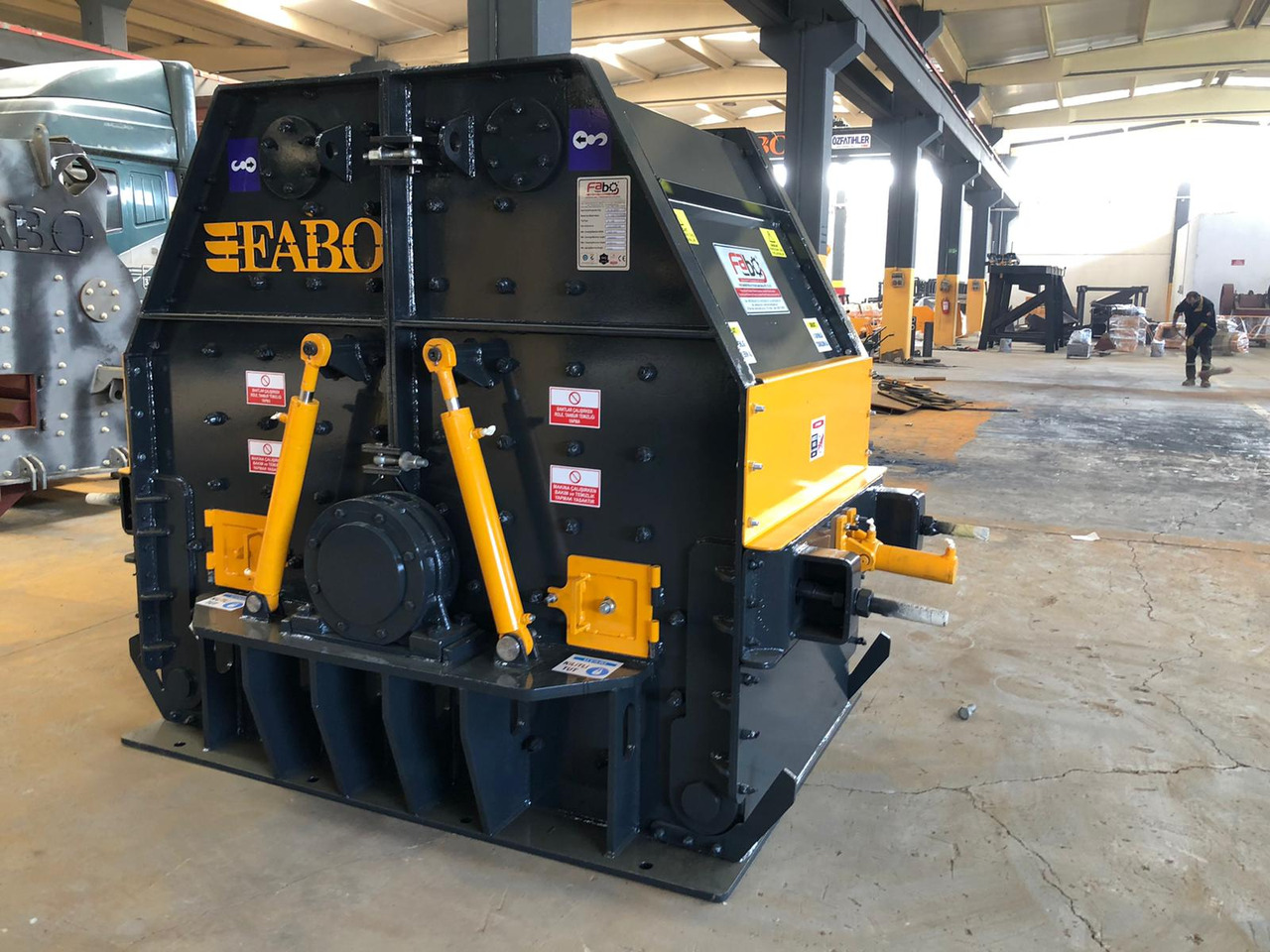 FABO tertiary crusher - Ударная дробилка: фото 1 FABO tertiary crusher - Ударная дробилка: фото 1