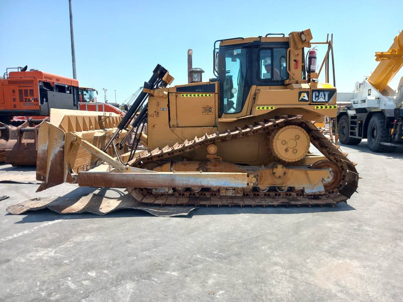 Cat D6T LGP (Abu Dhabi) - Бульдозер: фото 1 Cat D6T LGP (Abu Dhabi) - Бульдозер: фото 1