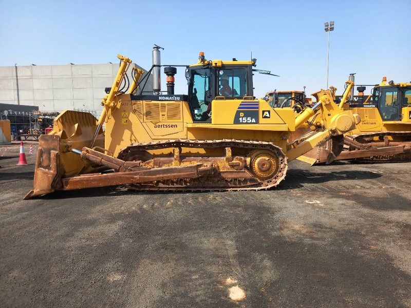 Komatsu D155A-6R (4 Pcs available in Abu Dhabi) - Бульдозер: фото 1 Komatsu D155A-6R (4 Pcs available in Abu Dhabi) - Бульдозер: фото 1