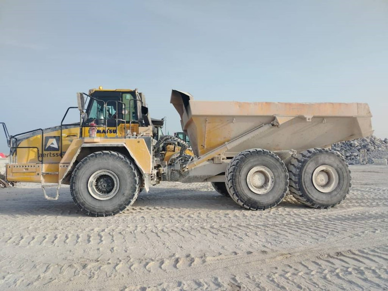 Komatsu HM400-3R (4 pieces available in Abu Dhabi) - Сочленённый самосвал: фото 1 Komatsu HM400-3R (4 pieces available in Abu Dhabi) - Сочленённый самосвал: фото 1