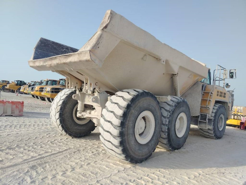 Komatsu HM400-3R (4 pieces available in Abu Dhabi) - Сочленённый самосвал: фото 4 Komatsu HM400-3R (4 pieces available in Abu Dhabi) - Сочленённый самосвал: фото 4