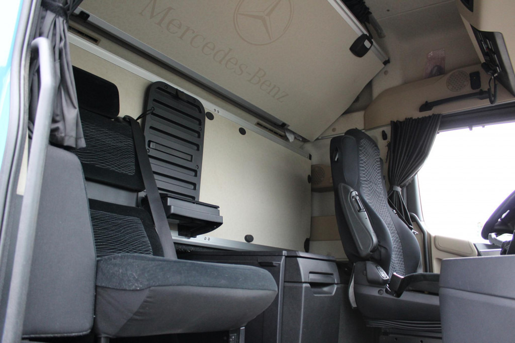 Mercedes-Benz Actros 2548 Koffer Retarder Schlafkab Kühlbox - Коммерческий автомобиль: фото 5 Mercedes-Benz Actros 2548 Koffer Retarder Schlafkab Kühlbox - Коммерческий автомобиль: фото 5