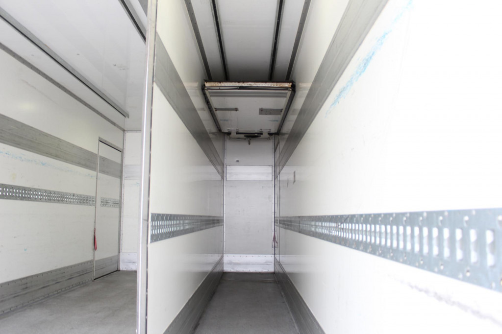 Mercedes-Benz Atego 1221 E6 Carrier Multi-Temp Strom Türen+LBW - Рефрижератор: фото 4 Mercedes-Benz Atego 1221 E6 Carrier Multi-Temp Strom Türen+LBW - Рефрижератор: фото 4