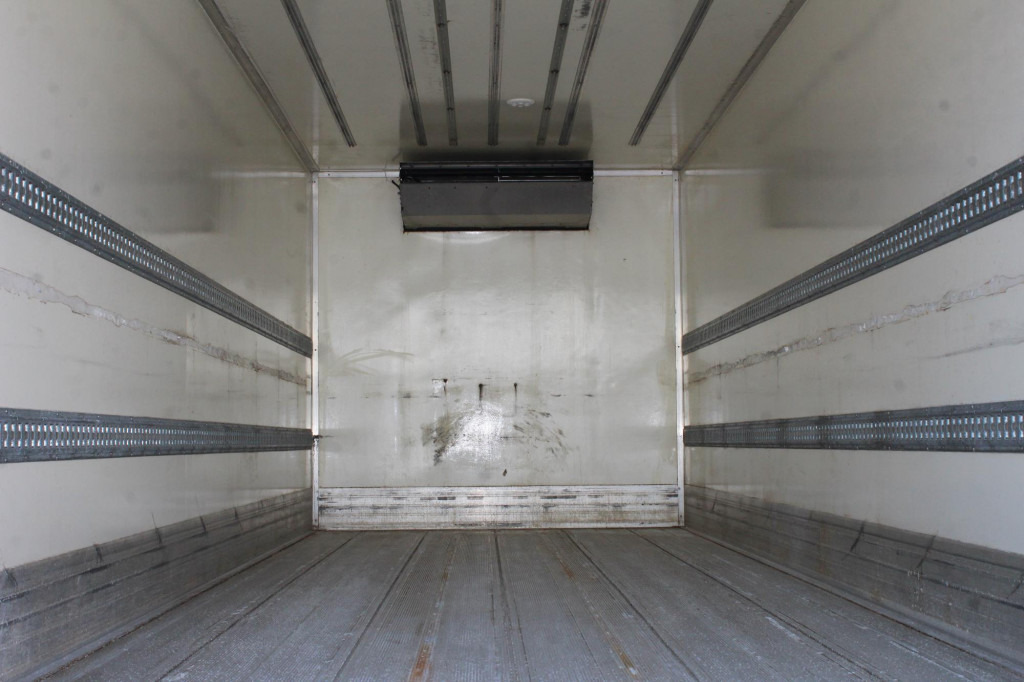 Mercedes-Benz Atego 1221 TK T-800R Tiefkühl Türen+LBW - Рефрижератор: фото 4 Mercedes-Benz Atego 1221 TK T-800R Tiefkühl Türen+LBW - Рефрижератор: фото 4