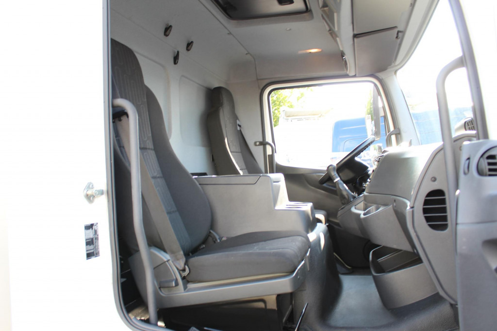 Mercedes-Benz Atego 818 E6 Koffer 6m Klima LDW Schalter LBW - Фургон с закрытым кузовом: фото 3 Mercedes-Benz Atego 818 E6 Koffer 6m Klima LDW Schalter LBW - Фургон с закрытым кузовом: фото 3