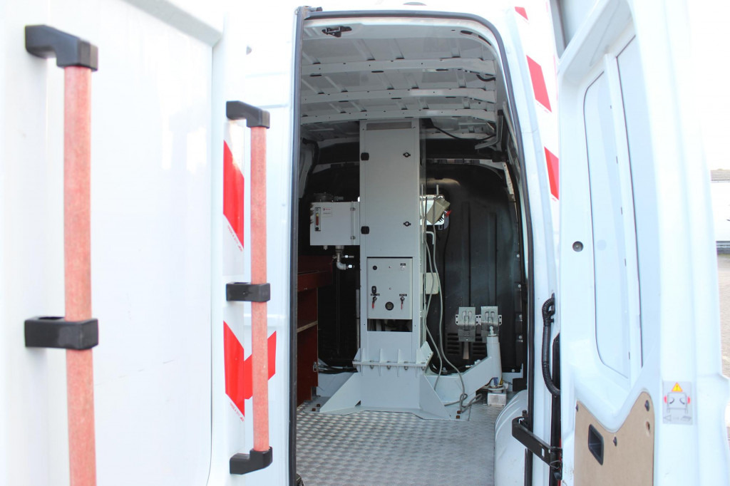 Renault Master Comilev 100TF1 10m Klima nur 167h HU-UVV - Грузовик с подъемником: фото 4 Renault Master Comilev 100TF1 10m Klima nur 167h HU-UVV - Грузовик с подъемником: фото 4