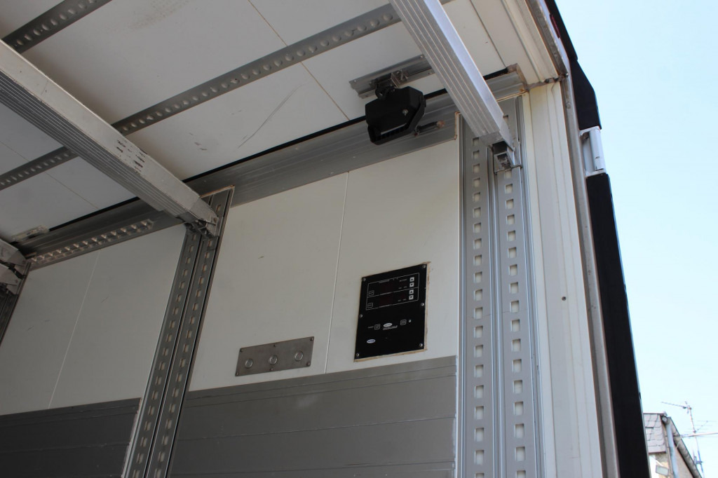 SCHMITZ Carrier Vector 1950Mt. Doppelstock Blumen LBW! - Полуприцеп-рефрижератор: фото 4 SCHMITZ Carrier Vector 1950Mt. Doppelstock Blumen LBW! - Полуприцеп-рефрижератор: фото 4