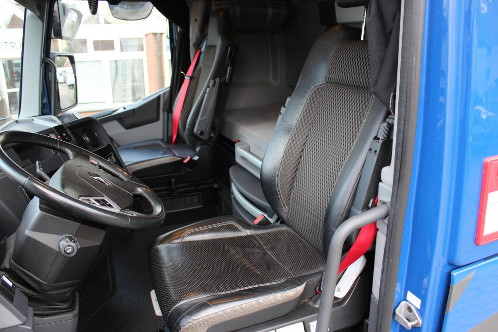 Renault T 520 E6 High  2Tanks Kühlbox Leder 2 Betten - Тягач: фото 3 Renault T 520 E6 High  2Tanks Kühlbox Leder 2 Betten - Тягач: фото 3