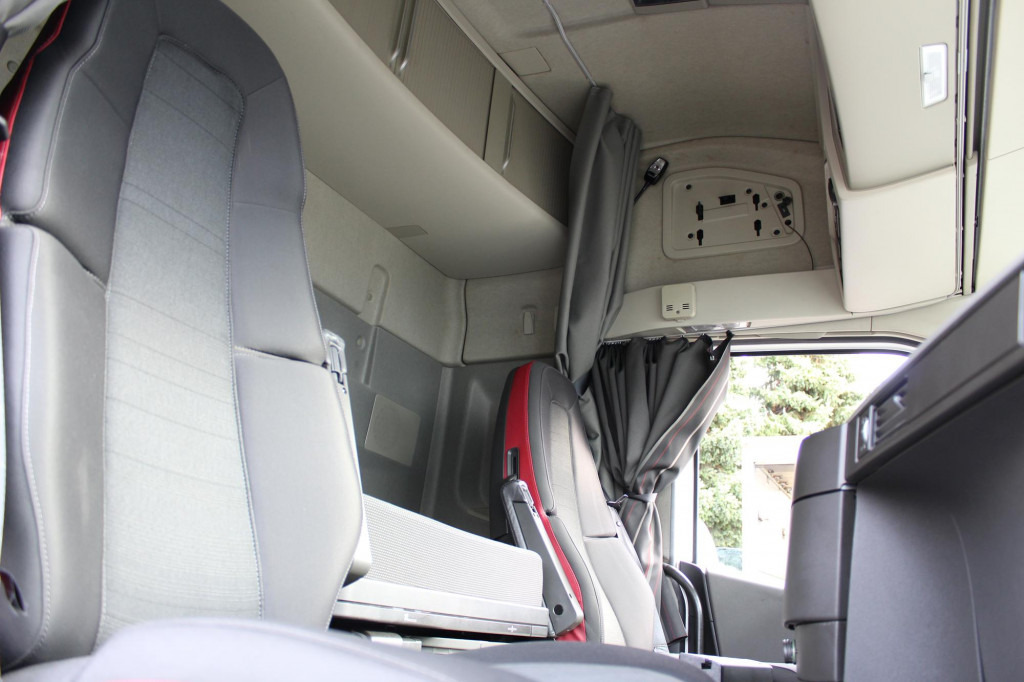 Volvo FH 500 E6 Globe   I-Park Cool   Kühlbox   Navi - Тягач: фото 2 Volvo FH 500 E6 Globe   I-Park Cool   Kühlbox   Navi - Тягач: фото 2