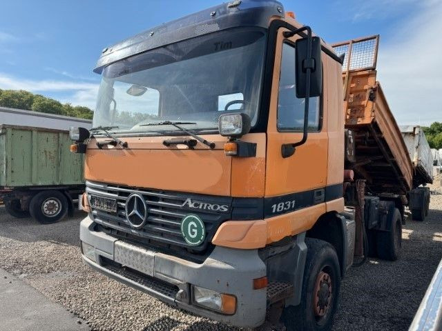 Mercedes-Benz Actros 1831 4x4 Kipper - Kran- Kupplung- Blattfe - Самосвал, Автоманипулятор: фото 3 Mercedes-Benz Actros 1831 4x4 Kipper - Kran- Kupplung- Blattfe - Самосвал, Автоманипулятор: фото 3