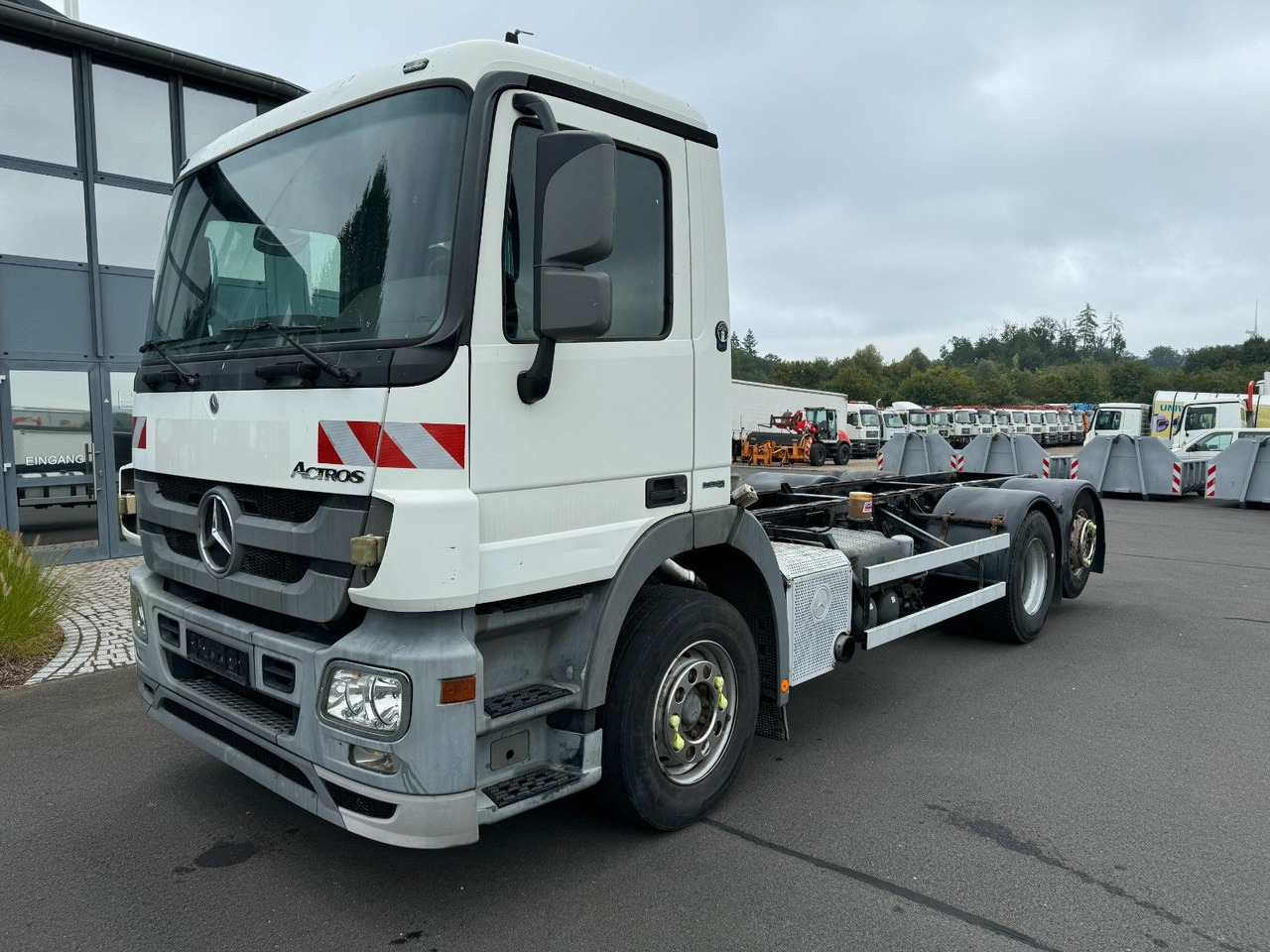 Mercedes-Benz Actros 2532 6x2 MP 3 Fahrgestell Mercedes-Benz Actros 2532 6x2 MP 3 Fahrgestell - Грузовик-шасси: фото 1 Mercedes-Benz Actros 2532 6x2 MP 3 Fahrgestell Mercedes-Benz Actros 2532 6x2 MP 3 Fahrgestell - Грузовик-шасси: фото 1