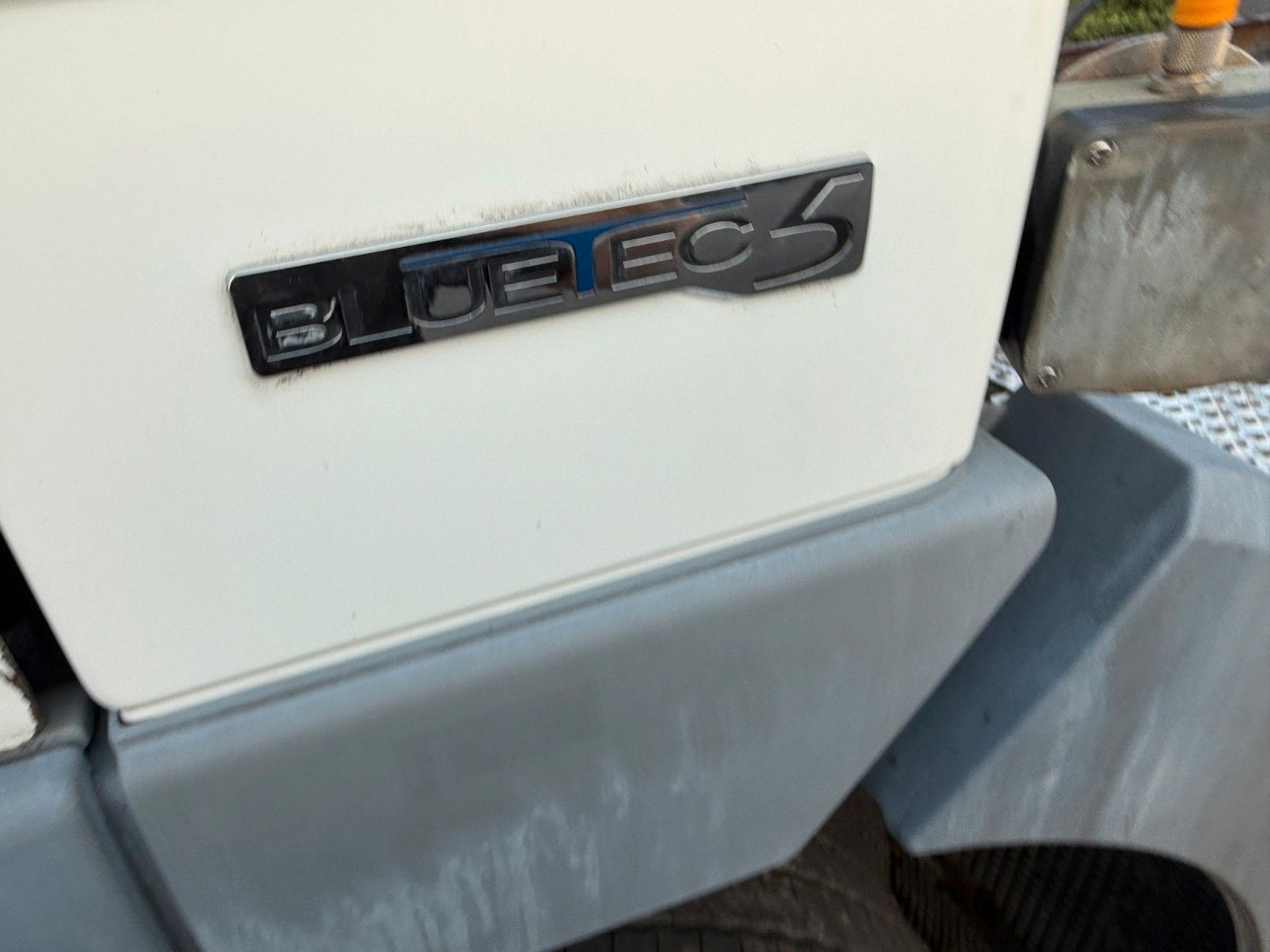 Грузовик-шасси Mercedes-Benz Actros MP 2  2532 6x2: фото 13