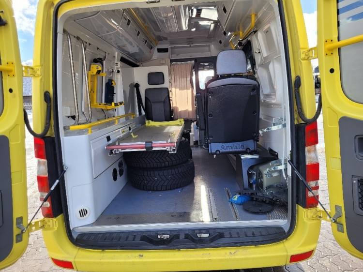 MERCEDES – BENZ SPRINTER 3.0D AMBULANCE (PROFILE) KLIMA 2.2016 EURO 6  - Машина скорой помощи: фото 4 MERCEDES – BENZ SPRINTER 3.0D AMBULANCE (PROFILE) KLIMA 2.2016 EURO 6  - Машина скорой помощи: фото 4