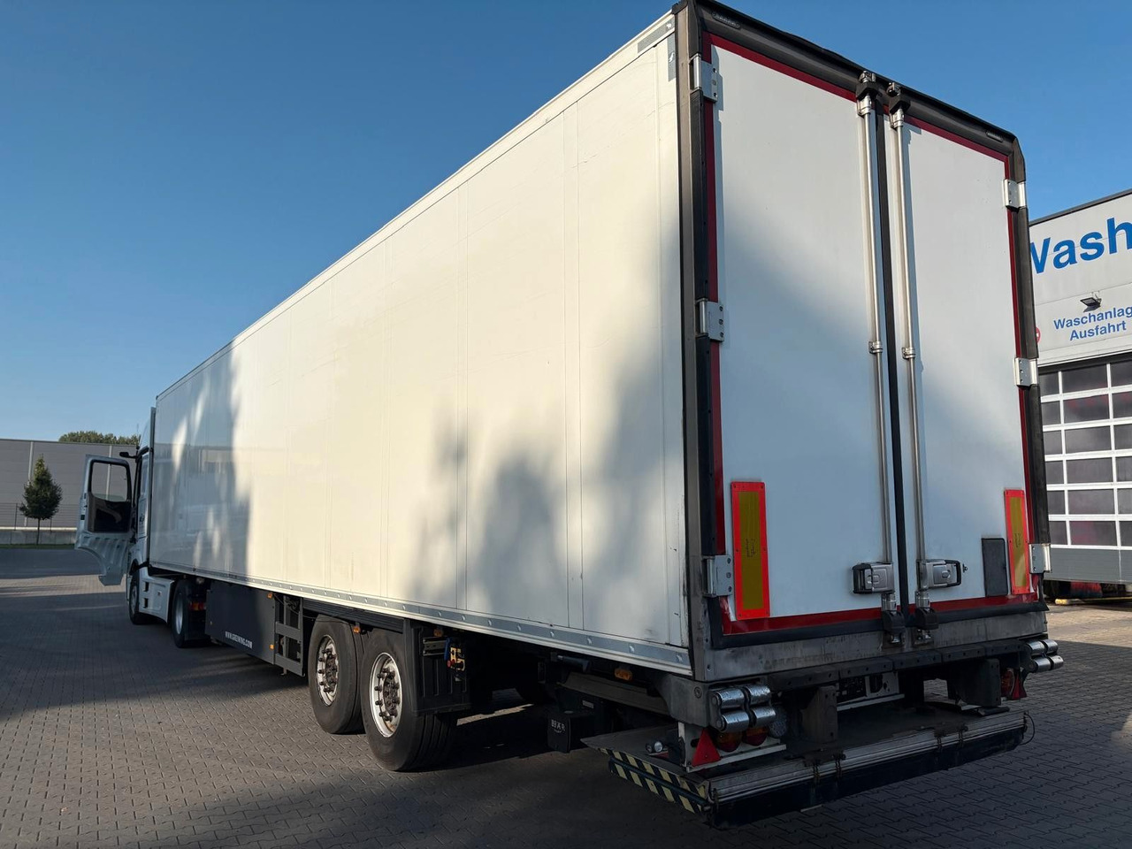 Schmitz Cargobull SKO 18/L - 13.4 FP 45 Cool 2-Achser,Ladebordw. - Полуприцеп-рефрижератор: фото 5 Schmitz Cargobull SKO 18/L - 13.4 FP 45 Cool 2-Achser,Ladebordw. - Полуприцеп-рефрижератор: фото 5