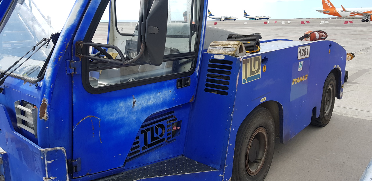 Pushback Tractor TLD 150-12 - Аэродромный тягач: фото 2 Pushback Tractor TLD 150-12 - Аэродромный тягач: фото 2