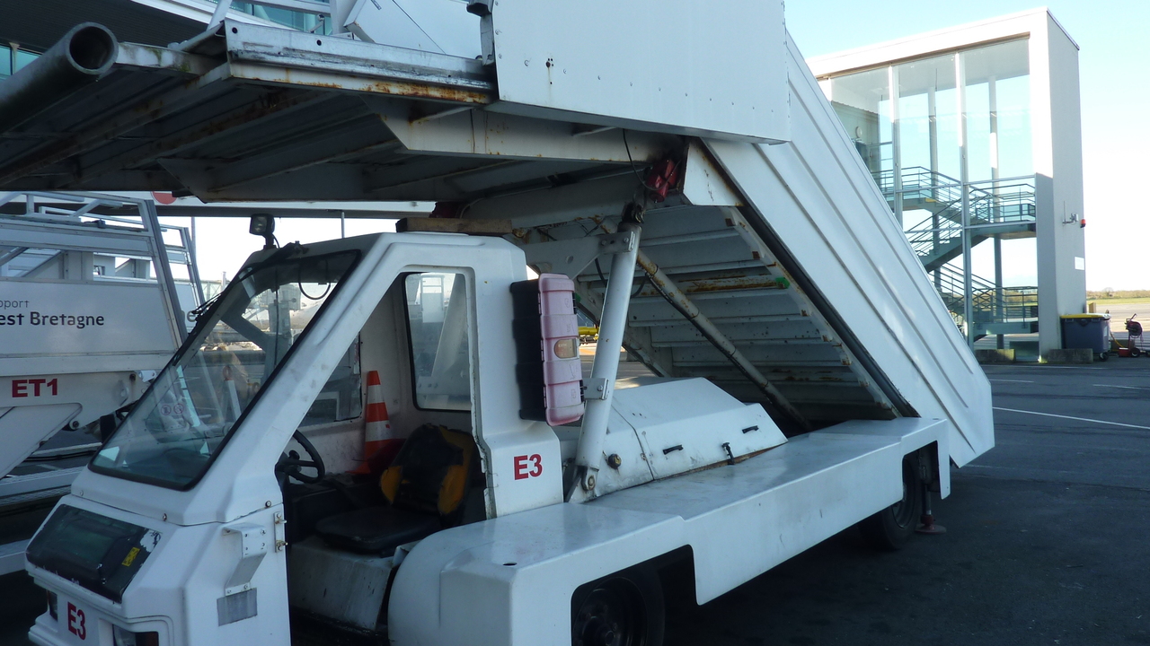 TLD Passenger stairs ABS580 - Пассажирский трап: фото 1 TLD Passenger stairs ABS580 - Пассажирский трап: фото 1