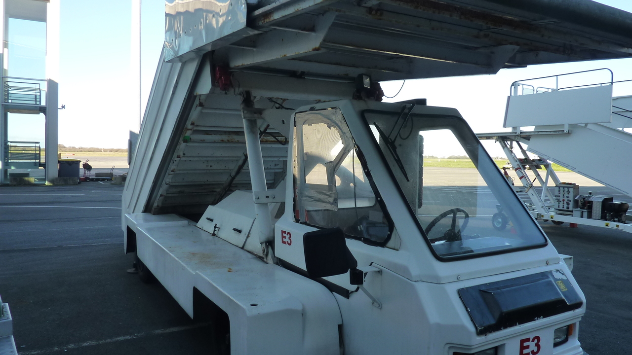 TLD Passenger stairs ABS580 - Пассажирский трап: фото 4 TLD Passenger stairs ABS580 - Пассажирский трап: фото 4