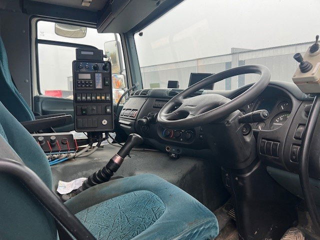 DAF 65 FA65.180 CF - Подметально-уборочная машина: фото 5 DAF 65 FA65.180 CF - Подметально-уборочная машина: фото 5