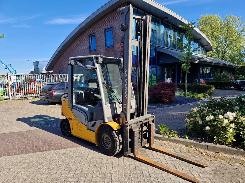 Jungheinrich DFG 425S - Дизельный погрузчик: фото 3 Jungheinrich DFG 425S - Дизельный погрузчик: фото 3