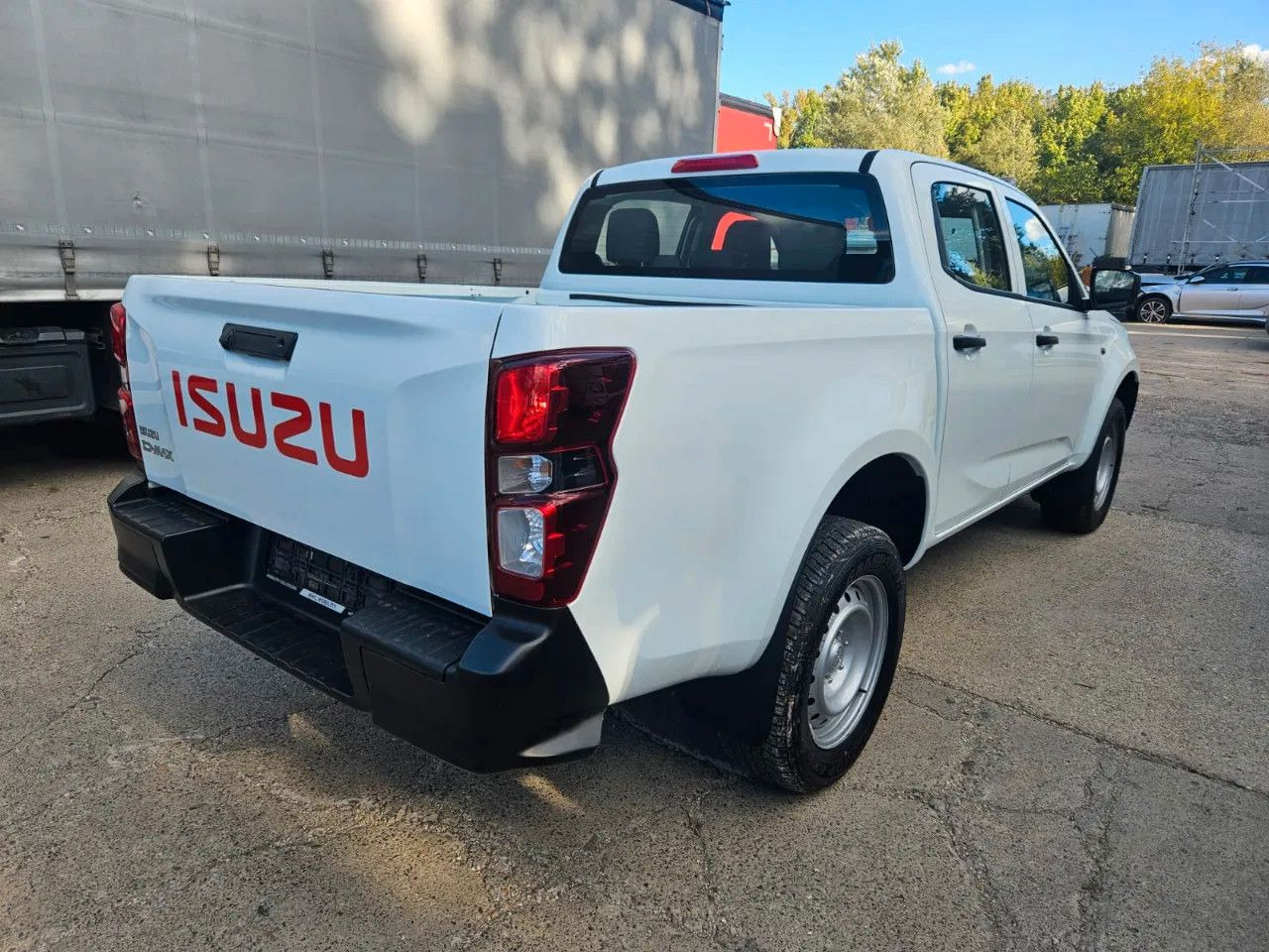 Isuzu D-Max 2H, 4H, 4L - Внедорожник: фото 4 Isuzu D-Max 2H, 4H, 4L - Внедорожник: фото 4