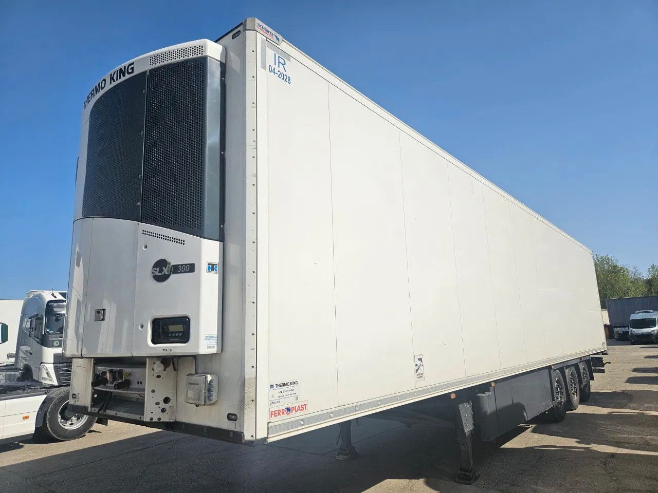 Schmitz Cargobull SCB S3T Thermo King SLXi 300 Lifting axle A - 2 - Полуприцеп-рефрижератор: фото 1 Schmitz Cargobull SCB S3T Thermo King SLXi 300 Lifting axle A - 2 - Полуприцеп-рефрижератор: фото 1