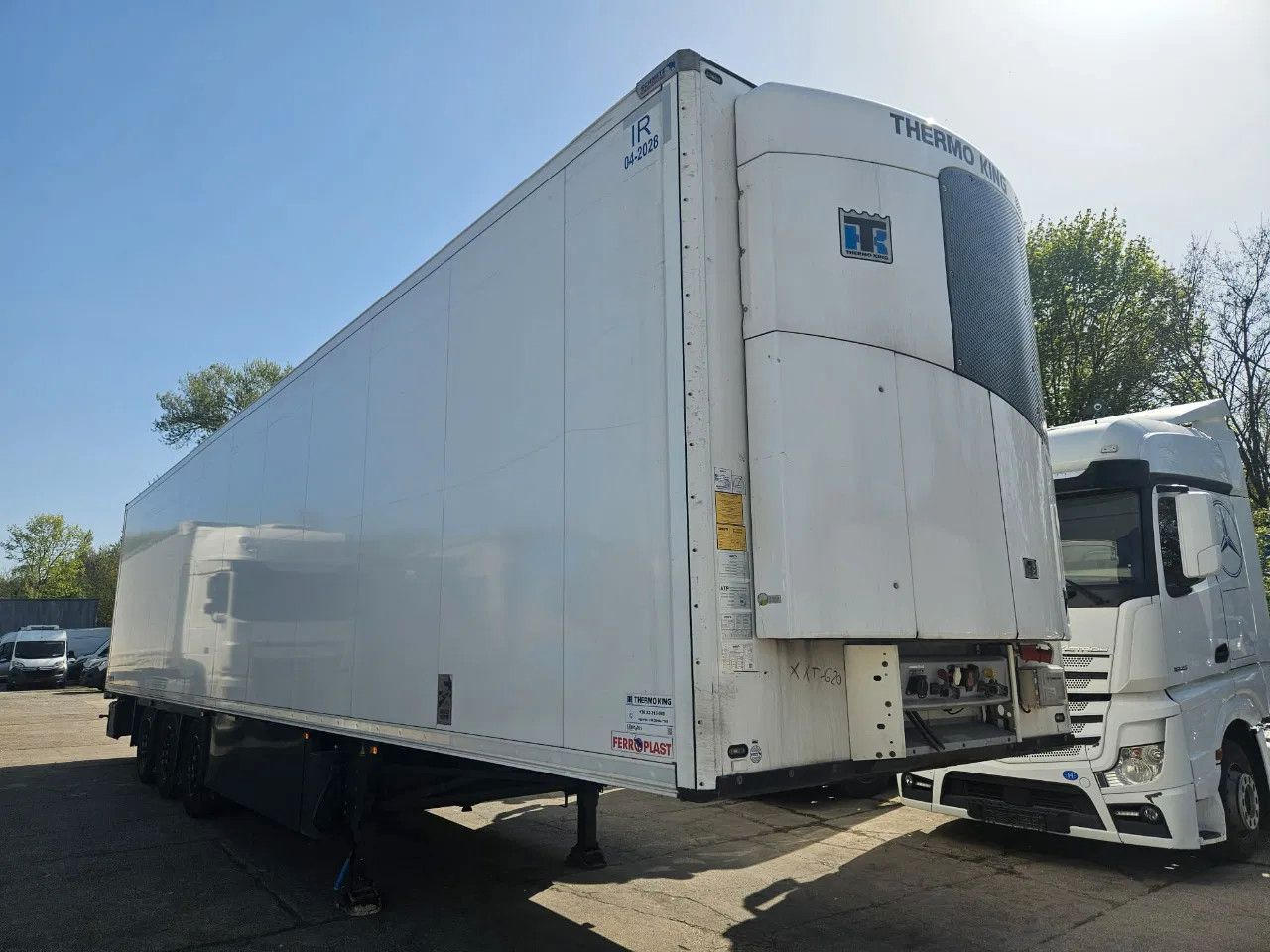 Schmitz Cargobull SCB S3T Thermo King SLXi 300 Lifting axle A - 2 - Полуприцеп-рефрижератор: фото 2 Schmitz Cargobull SCB S3T Thermo King SLXi 300 Lifting axle A - 2 - Полуприцеп-рефрижератор: фото 2