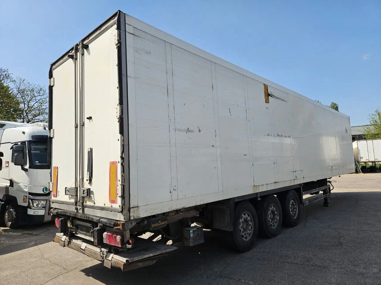 Schmitz Cargobull SKO24 Carrier Maxima 1300 Tail Lift, A axle lift - Полуприцеп-рефрижератор: фото 4 Schmitz Cargobull SKO24 Carrier Maxima 1300 Tail Lift, A axle lift - Полуприцеп-рефрижератор: фото 4
