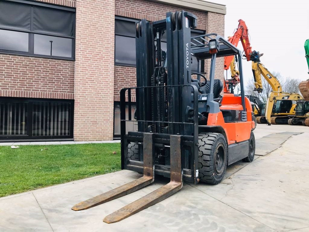 Toyota 7 FB MF 50 - Электропогрузчик: фото 1 Toyota 7 FB MF 50 - Электропогрузчик: фото 1