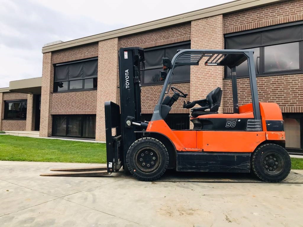 Toyota 7 FB MF 50 - Электропогрузчик: фото 4 Toyota 7 FB MF 50 - Электропогрузчик: фото 4