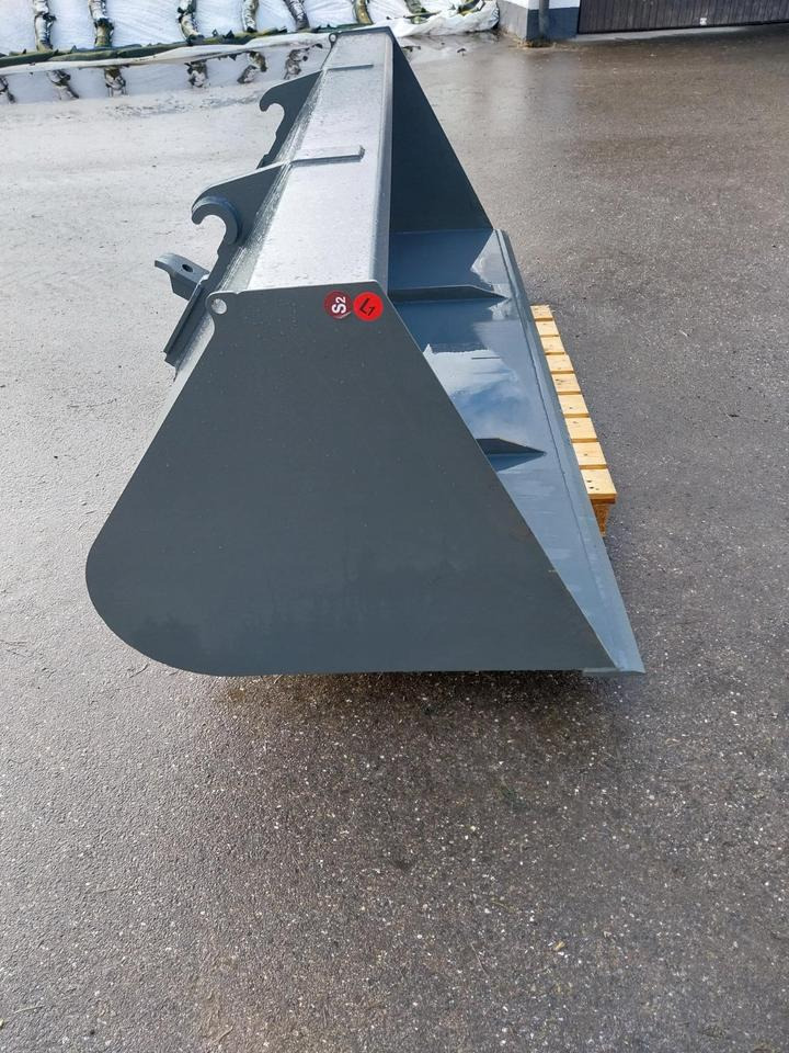 Merlo Schaufel 2,5m Teleskoplader Radlader Volumen - Ковш для погрузчика: фото 4 Merlo Schaufel 2,5m Teleskoplader Radlader Volumen - Ковш для погрузчика: фото 4