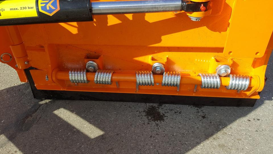 Schneeschild Vario 1,8m Schlepper Radlader Hoflader Schäffer - Отвал для снега: фото 5 Schneeschild Vario 1,8m Schlepper Radlader Hoflader Schäffer - Отвал для снега: фото 5