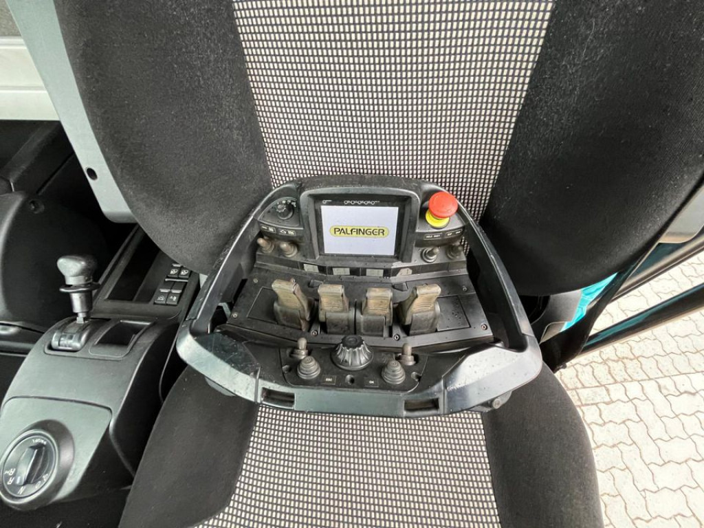 Грузовик бортовой/ Платформа, Автоманипулятор MAN MAN TG-X Pritsche Heckkran 26.500 6x2-2 LL 53m/to, Funk, Twistlock.: фото 11 Грузовик бортовой/ Платформа, Автоманипулятор MAN MAN TG-X Pritsche Heckkran 26.500 6x2-2 LL 53m/to, Funk, Twistlock.: фото 11